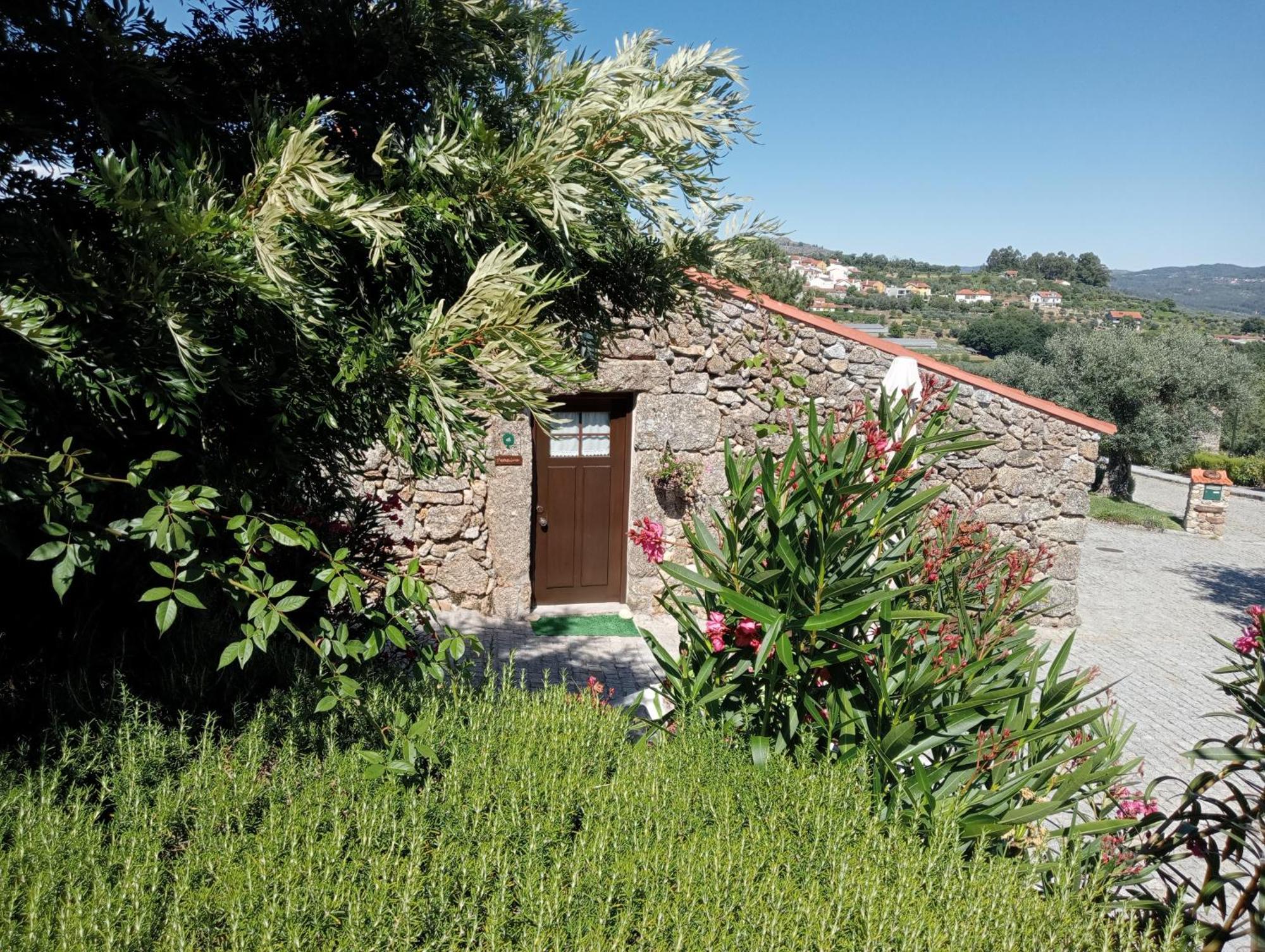 Eiras Do Dao Hotell Penalva do Castelo Eksteriør bilde